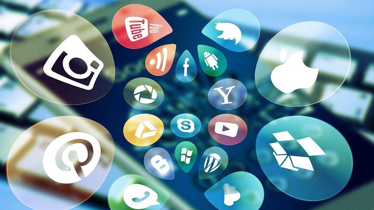 social media, social, keyboard-4140959.jpg